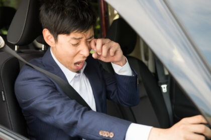 寝ても寝ても仕事中や運転中眠くなるのは病気のサイン？